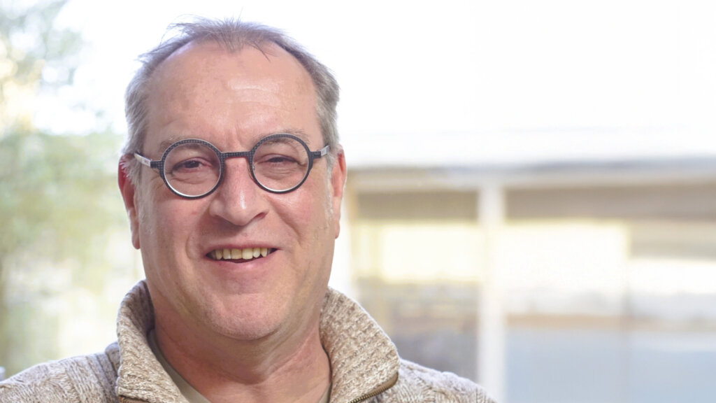 “Sociaal staat niet voor armoede. Sociaal staat voor alles en iedereen samen. En als mensen vallen, helpen we ze weer opstaan.”