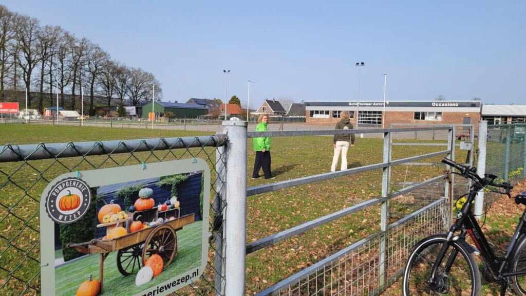 Alie en Jeannette op bezoek bij de Pompoenerie in Wezep